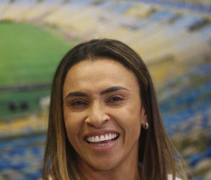 Com Marta como embaixadora, Tesouro quer atrair mais investidores