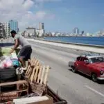 Cuba debate reformas econômica e social em meio ao bloqueio dos EUA