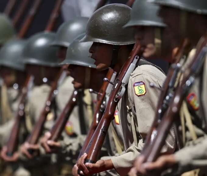 Exército mantém patrulha de fronteiras mesmo com bloqueio do orçamento