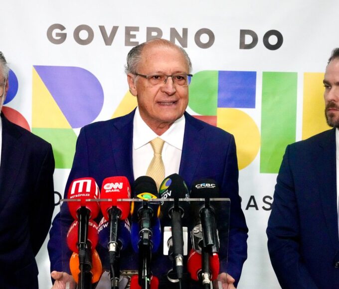 Governo cita Lei da Reciprocidade contra EUA, mas manterá diálogo