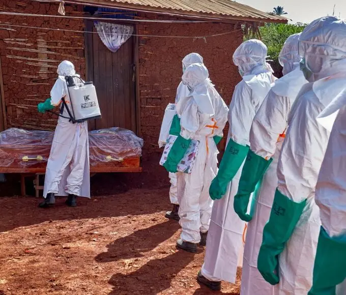 Guerras no Congo e menor cooperação em saúde favorecem surto do ebola