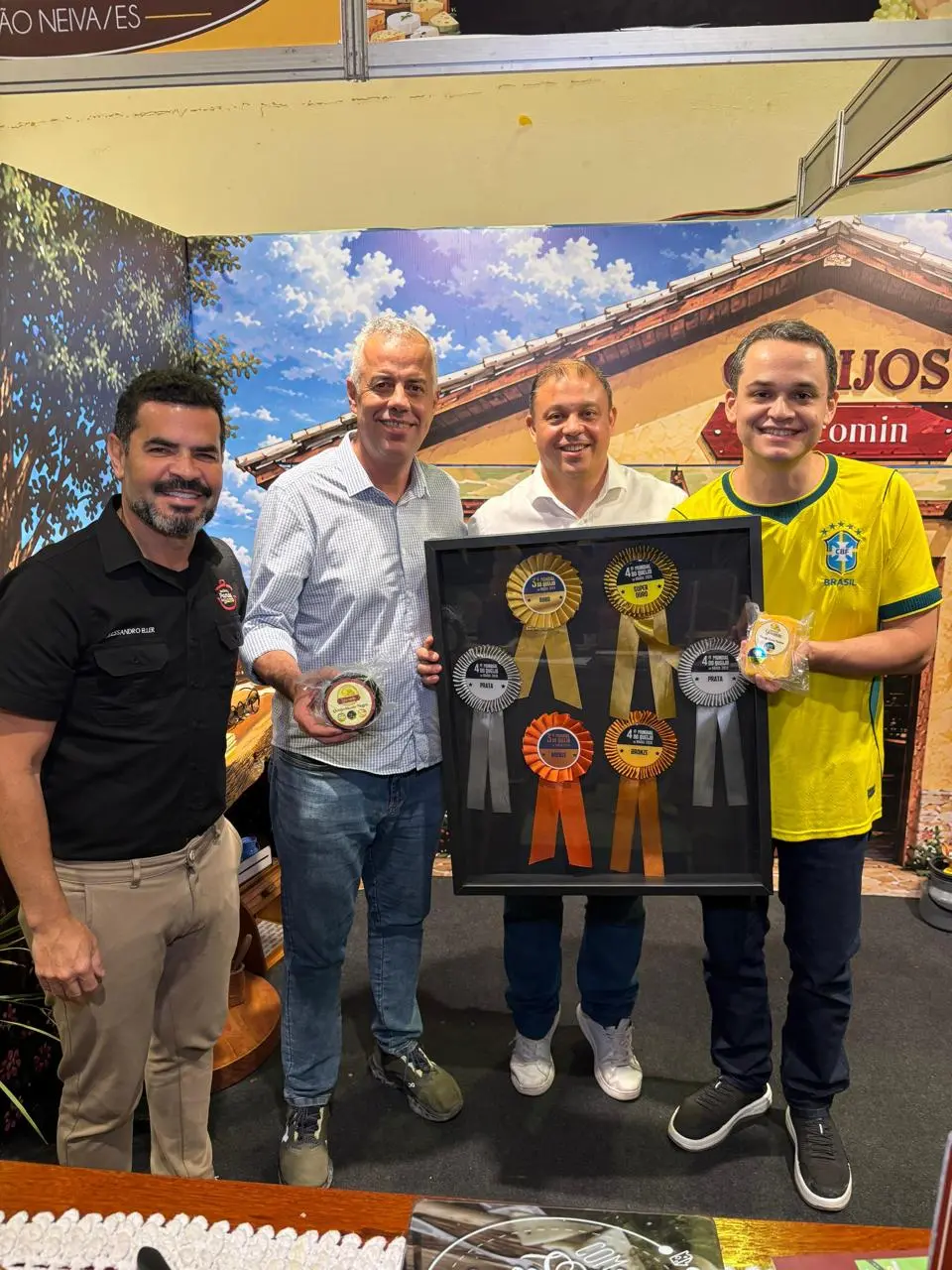 Lorenzo Pazolini participa de eventos em Linhares e João Neiva e reforça diálogo com a população capixaba 13 IMG 20260621 WA0065