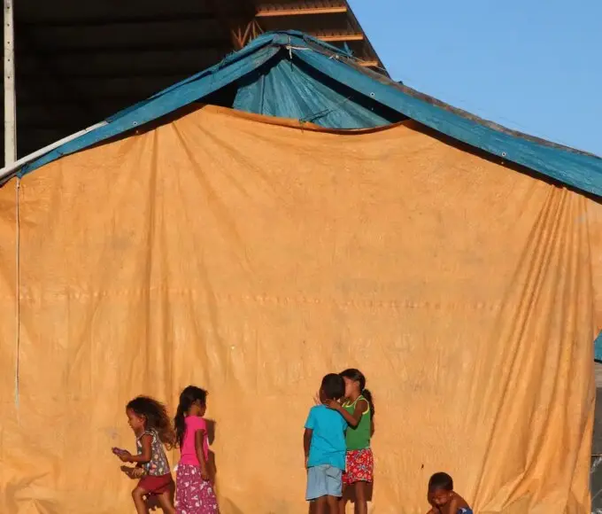 Justiça obriga Amazonas e Manaus a socorrerem indígenas Warao