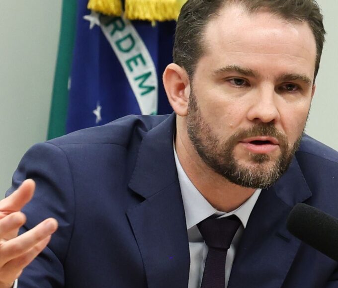 Lula pede a Durigan que avalie possíveis prejuízos de medidas dos EUA