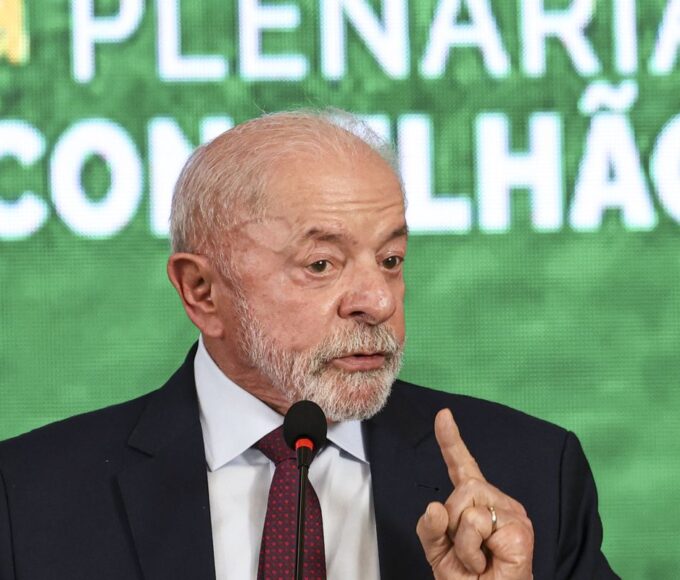 Lula quer conversar com Claudia Sheinbaum sobre protestos no México