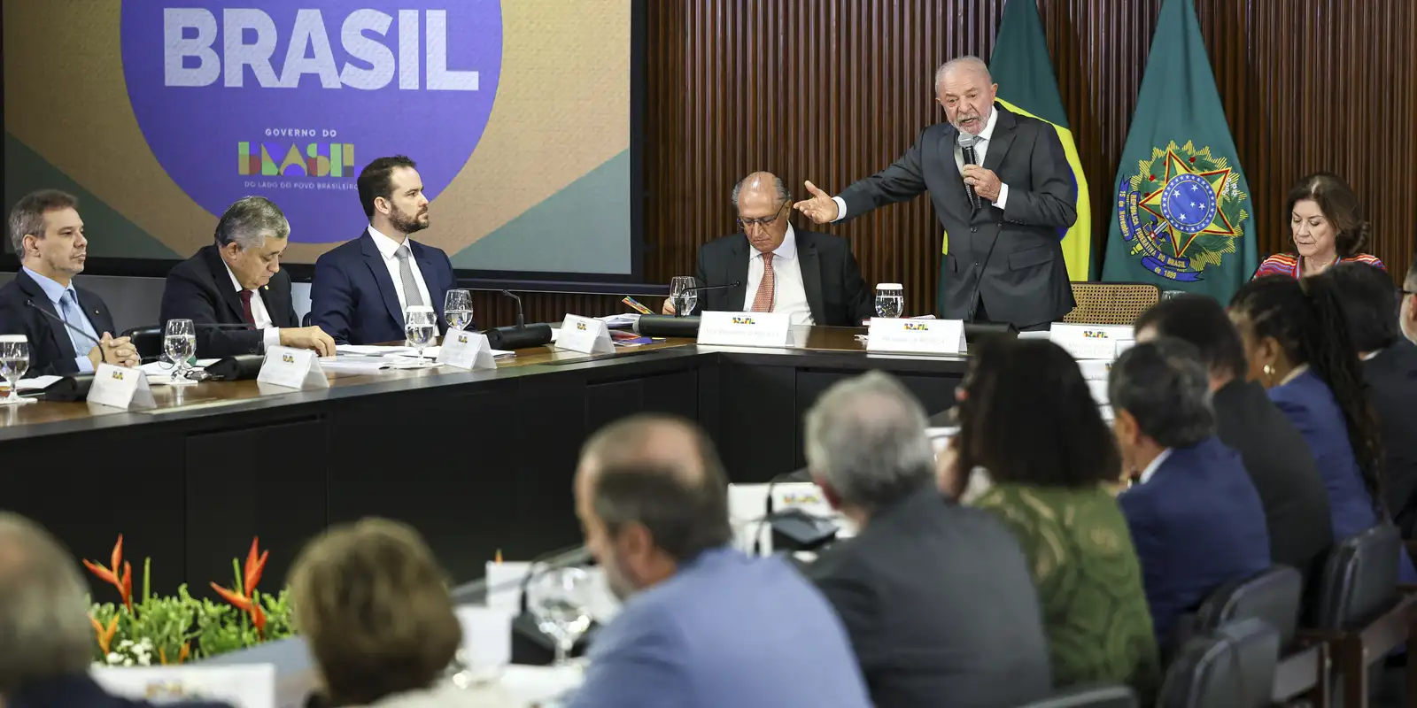 Lula sobre sanções dos EUA: "Brasil não é republiqueta insignificante"