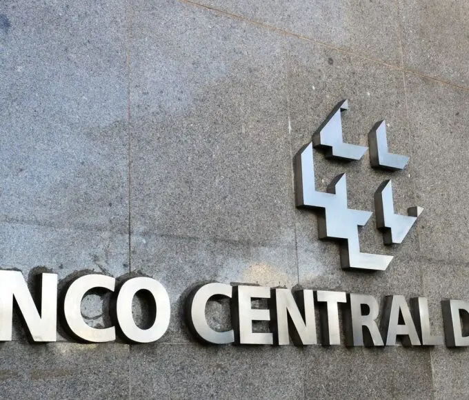 Mercado financeiro eleva previsão da Selic para 13,75% ao ano