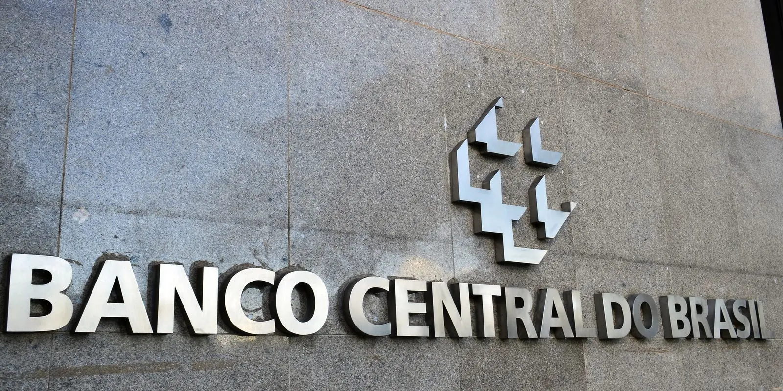 Mercado financeiro eleva previsão da Selic para 13,75% ao ano