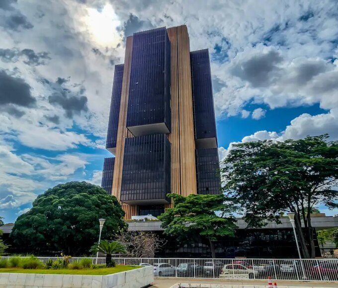 PEC no Senado facilita cooptação do Banco Central, dizem economistas