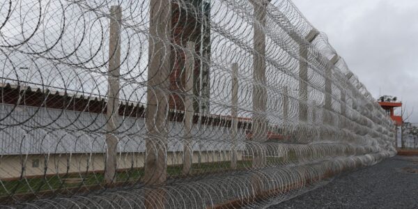 Penitenciária de Campo Grande adota padrão de segurança máxima