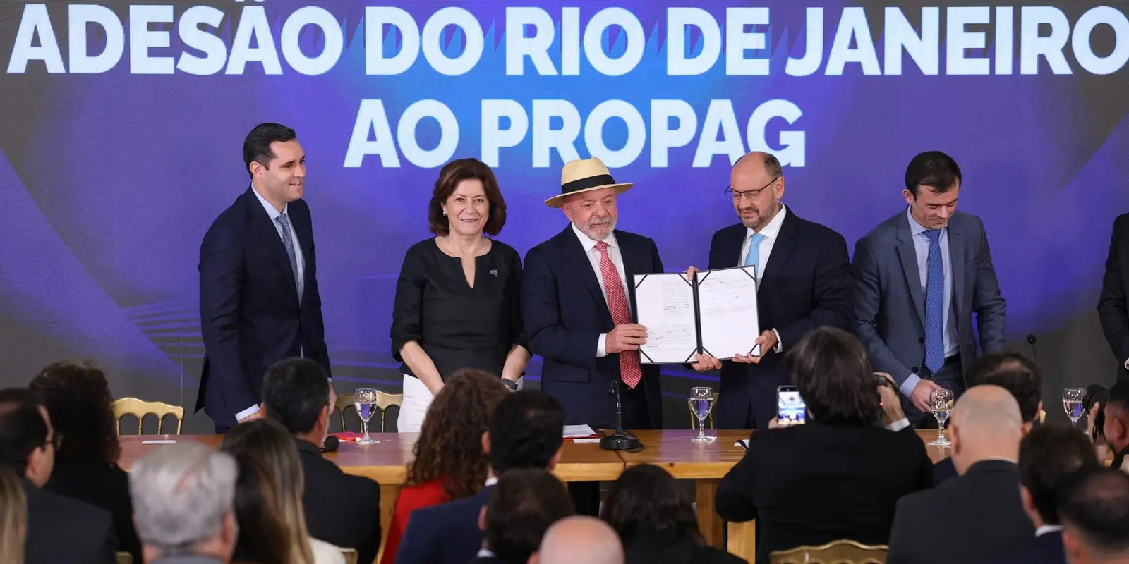 Rio de Janeiro adere ao Propag e reduz parcelas da dívida com a União