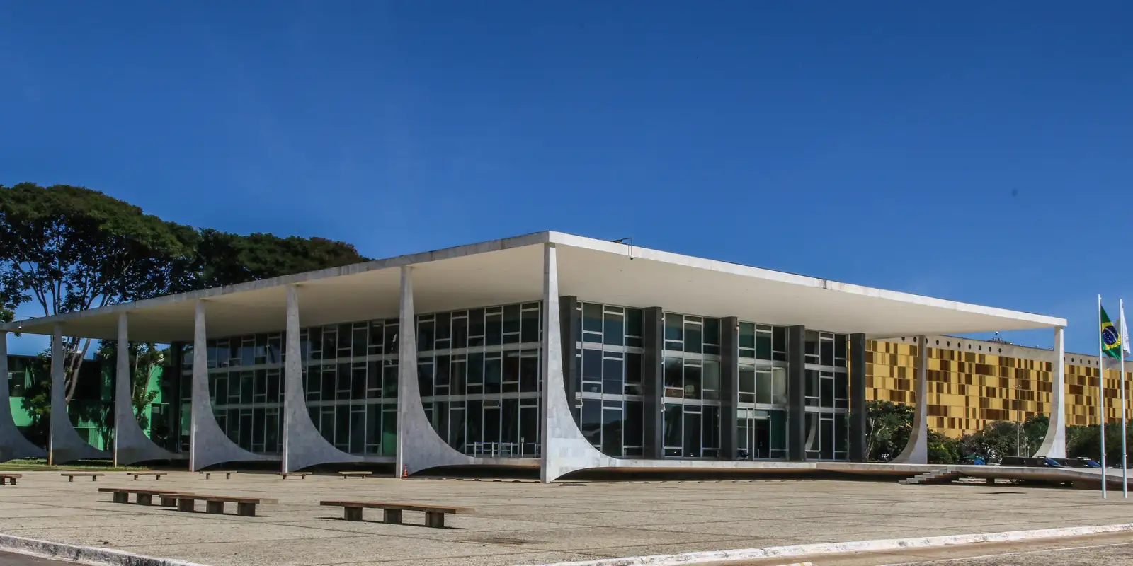 STF retoma julgamento que pode ampliar responsabilidade das big techs