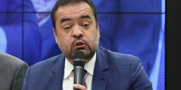 TCE-RJ rejeita contas de Cláudio Castro: R$ 7 bi em incorreções